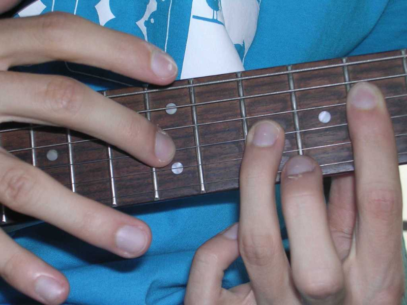 tapping_guitar